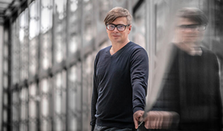 Jaroslav Rudiš erhält Bundesverdienstkreuz