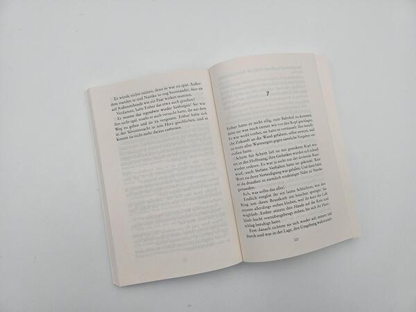 Außenansicht des Buches „Zwischen Zuversicht und Leben“