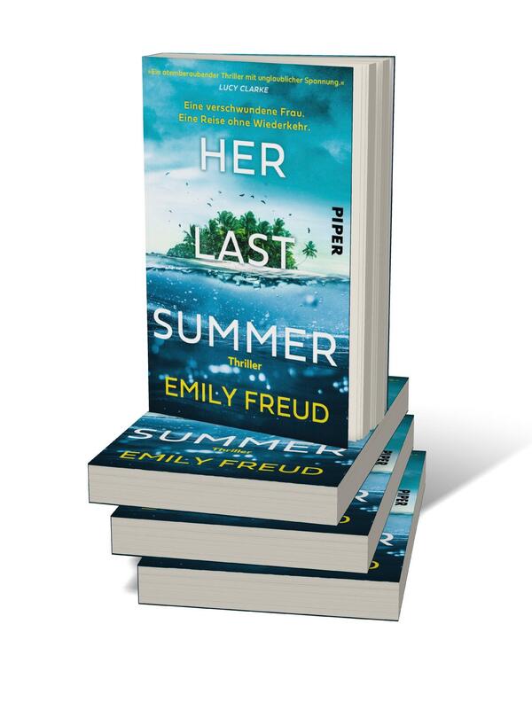 Bücherstapel des Buches „Her Last Summer – Eine verschwundene Frau. Eine Reise ohne Wiederkehr.“