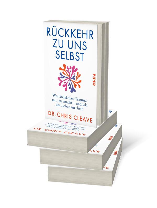 Bücherstapel des Buches „Rückkehr zu uns selbst“