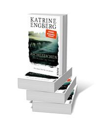 Bücherstapel des Buches „Aschezeichen“