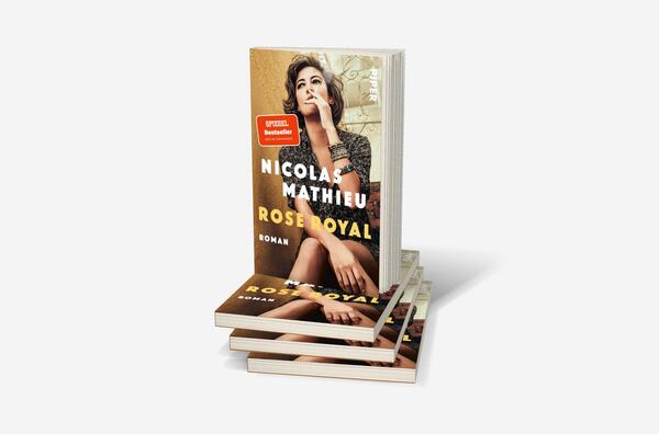 Bücherstapel des Buches „Rose Royal“