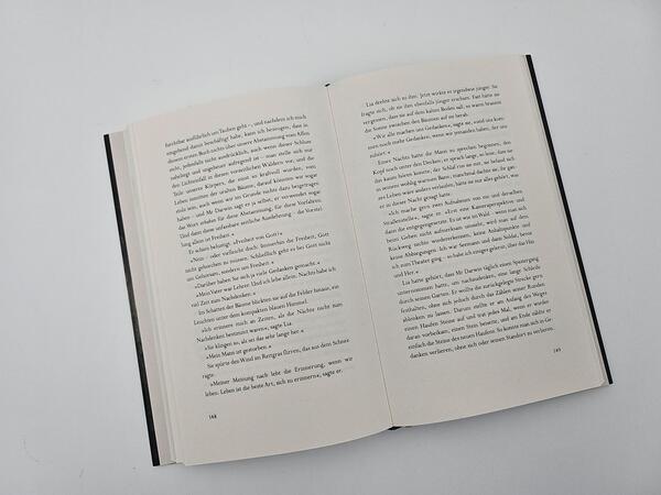 Außenansicht des Buches „Zeitpfade“