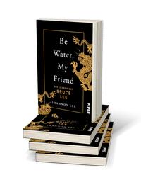 Bücherstapel des Buches „Be Water, My Friend“