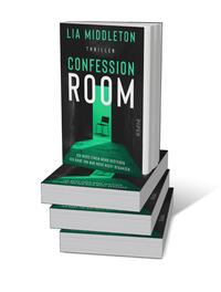 Bücherstapel des Buches „Confession Room“
