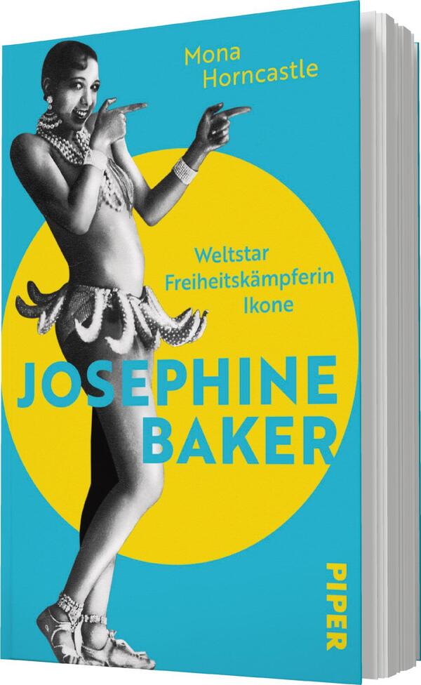 Das Buchcover zeigt eine stilisierte Darstellung von Josephine Baker, die in einem eleganten Tanzoutfit mit einem Federrock posiert. Der Hintergrund ist in einem leuchtenden Türkis gehalten, während ein großer, gelber Kreis hinter der Figur hervorsticht. Der Titel „JOSEPHINE BAKER“ ist in auffälliger, moderner Typografie in Gelb platziert. Oberhalb des Titels sind die Worte „Weltstar Freiheitkämpferin Ikone“ in kleinerer, weißer Schrift angeordnet. Der Name der Autorin, Mona Horncastle, steht im oberen Bereich des Covers.