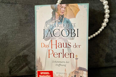 Familiensaga aus München: Die Perlensaga von Charlotte Jacobi