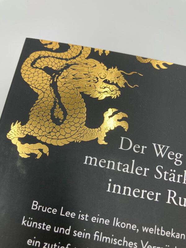 Innenansicht des Buches „Be Water, My Friend“