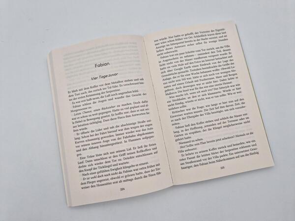 Außenansicht des Buches „Die Finca“