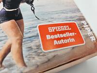 Außenansicht des Buches „Heldin der Gezeiten – Eine Schwimmerin. Ein Ziel. Ein weltweiter Erfolg.“