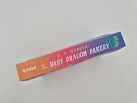Außenansicht des Buches „The Baby Dragon Bakery“