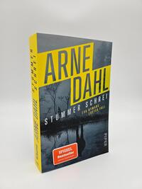 Außenansicht des Buches „Stummer Schrei“