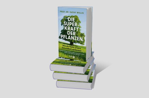 Bücherstapel des Buches „Die Superkraft der Pflanzen“