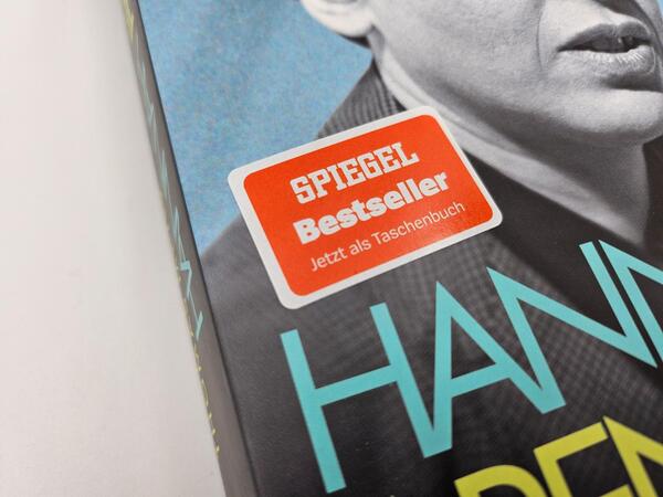 Außenansicht des Buches „Hannah Arendt“