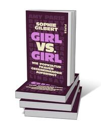 Bücherstapel des Buches „Girl vs. Girl“