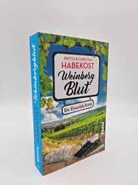 Außenansicht des Buches „Weinbergblut“