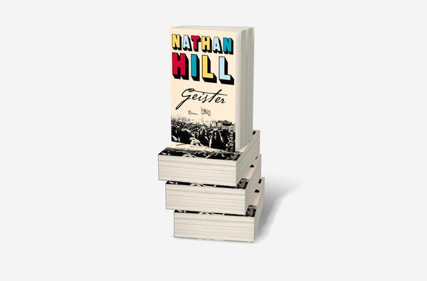 Bücherstapel des Buches „Geister“