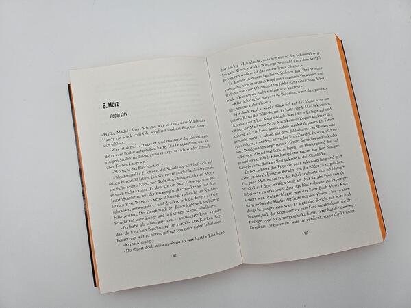 Außenansicht des Buches „Niemand sieht dich“