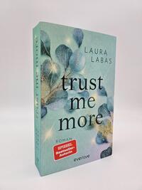Außenansicht des Buches „Trust Me More“