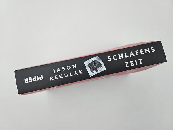 Innenansicht des Buches „Schlafenszeit – Albträume erwachen, wenn diese Tür sich schließt“