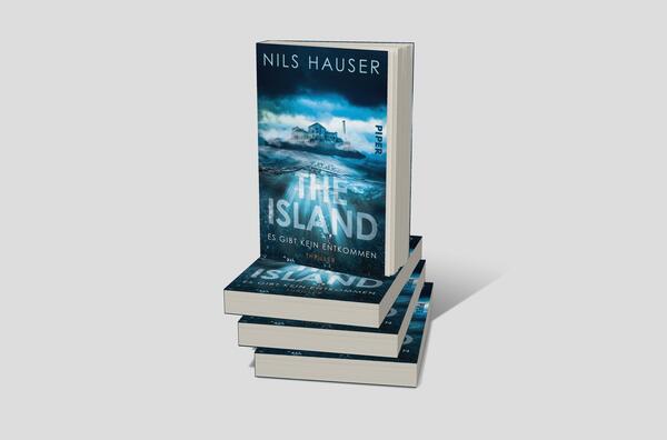 Bücherstapel des Buches „The Island – Es gibt kein Entkommen“