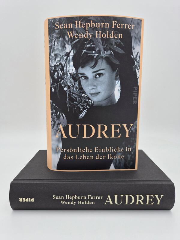 Außenansicht des Buches „Audrey“