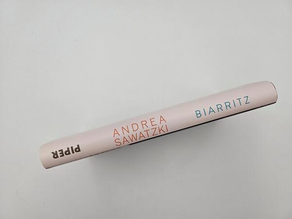 Außenansicht des Buches „Biarritz“