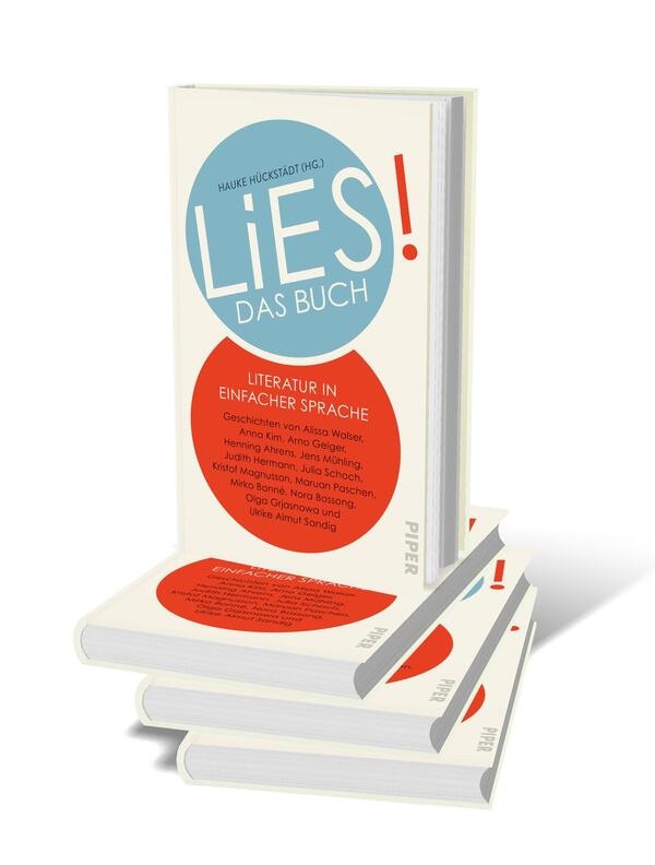 Bücherstapel des Buches „LiES. Das Buch“