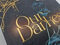 Außenansicht des Buches „Our darkest Lies“