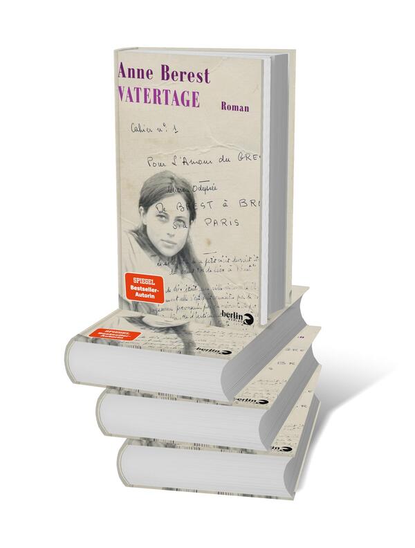 Bücherstapel des Buches „Vatertage“