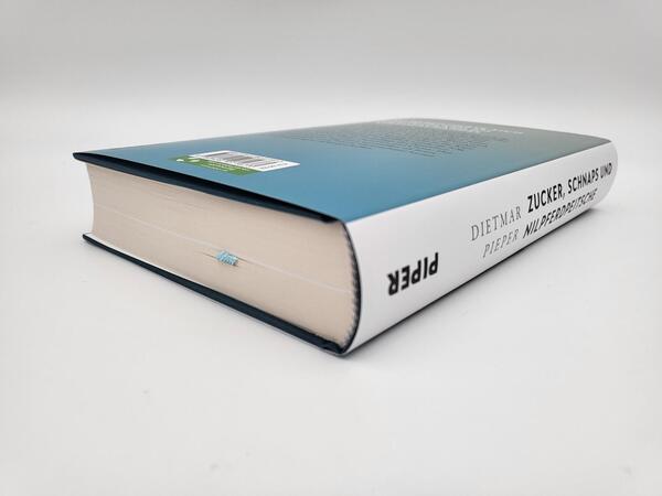 Innenansicht des Buches „Zucker, Schnaps und Nilpferdpeitsche“