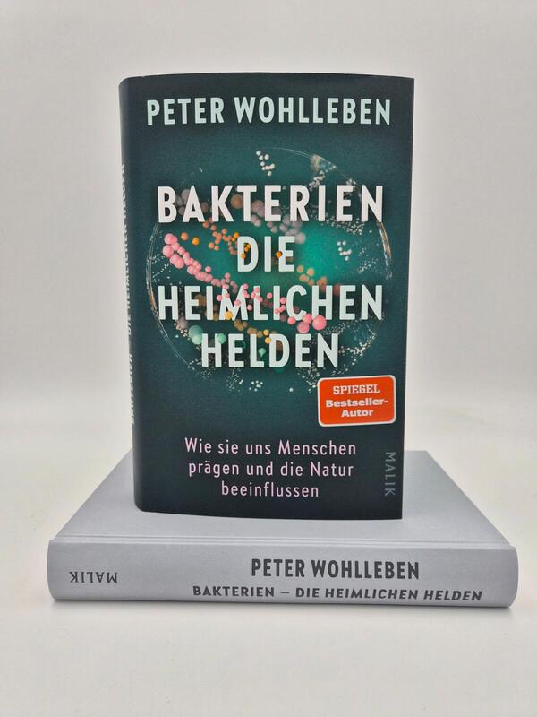 Außenansicht des Buches „Bakterien – die heimlichen Helden“
