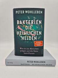 Außenansicht des Buches „Bakterien – die heimlichen Helden“