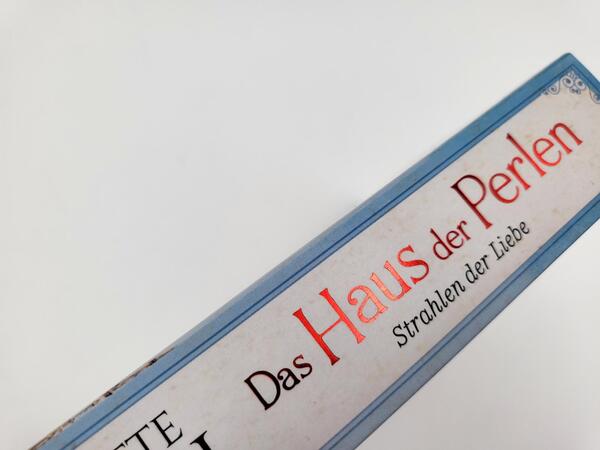Innenansicht des Buches „Das Haus der Perlen – Strahlen der Liebe“
