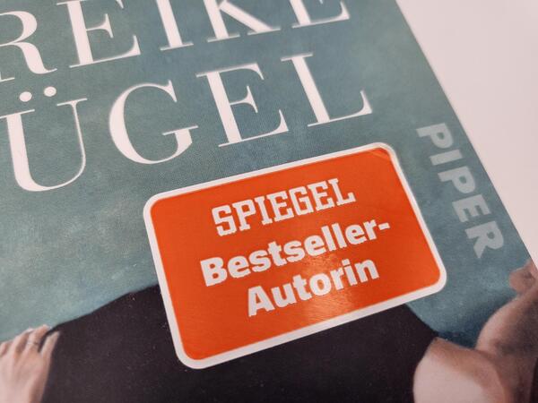 Innenansicht des Buches „Schwester“