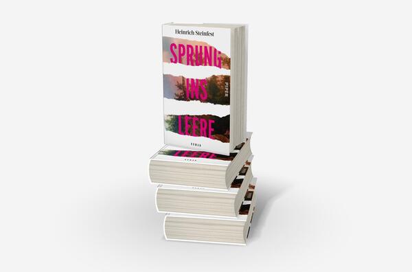 Bücherstapel des Buches „Sprung ins Leere“