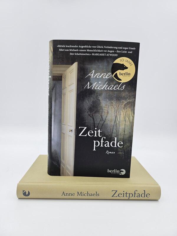 Außenansicht des Buches „Zeitpfade“