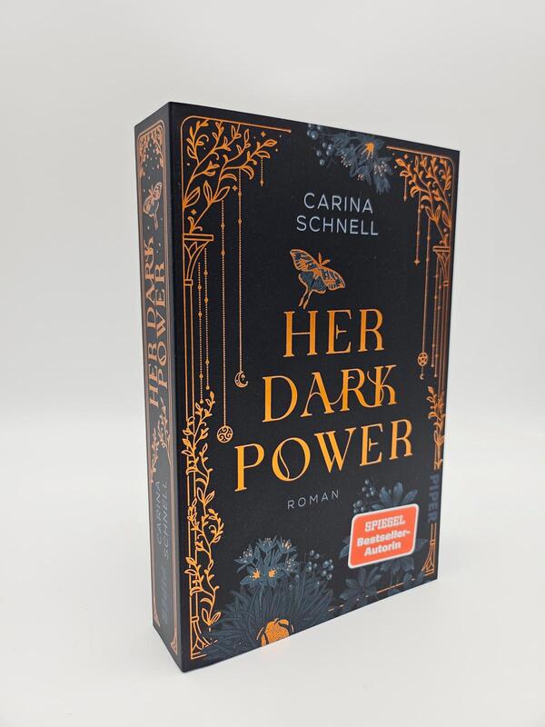 Außenansicht des Buches „Her Dark Power“