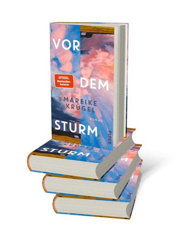 Bücherstapel des Buches „Vor dem Sturm“