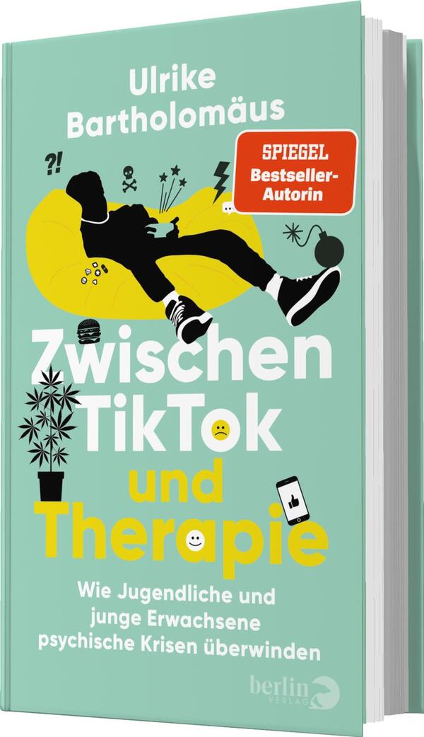 Das Buchcover zeigt einen mintgrünen Hintergrund mit Illustrationen von Pflanzen, einem Smartphone und lachenden sowie fragenden Gesichtern. Im Vordergrund sitzt eine Person in einer entspannten Pose, die mit einem Fuß nach vorne zeigt. Der Titel „Zwischen TikTok und Therapie“ ist groß und auffällig in weißen Buchstaben hervorgerufen. Darunter steht der Untertitel „Wie Jugendliche und junge Erwachsene psychische Krisen überwinden“ in kleinerer Schrift. Oben steht der Name der Autorin „Ulrike Bartholomäus“ und ein rotes Banner mit „SPIEGEL Bestseller-Autorin“.
