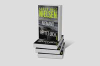 Bücherstapel des Buches „Niemand rettet dich“