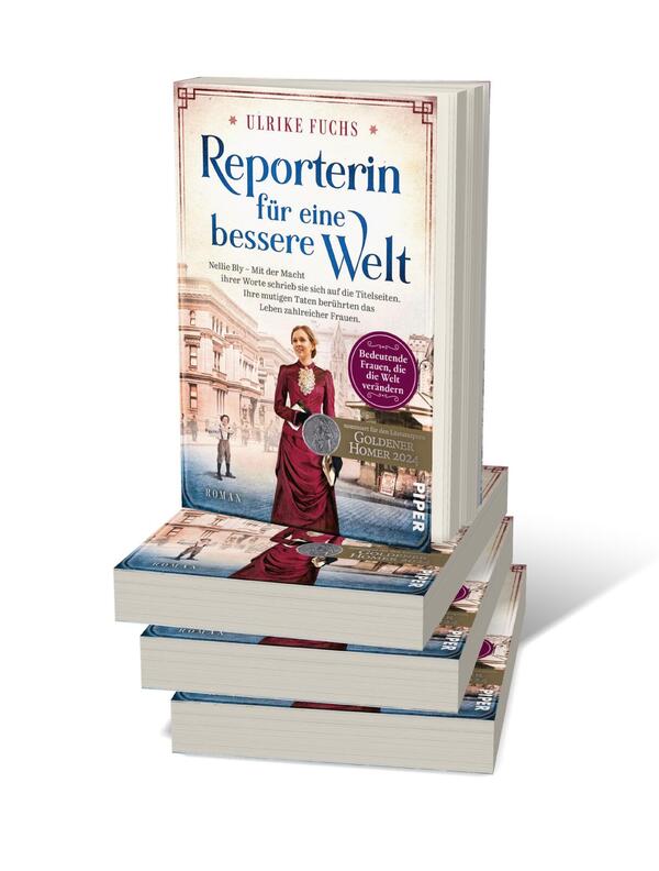 Bücherstapel des Buches „Reporterin für eine bessere Welt“
