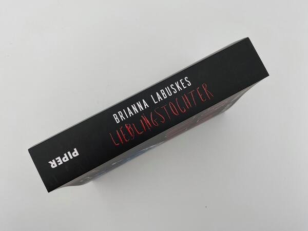 Innenansicht des Buches „Lieblingstochter“