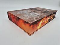 Außenansicht des Buches „Dragon Cursed – Zeig keine Gnade (Deluxe-Ausgabe)“