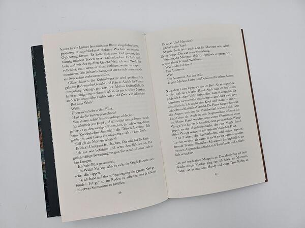 Außenansicht des Buches „Dunkelholz“