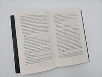 Außenansicht des Buches „Dunkelholz“