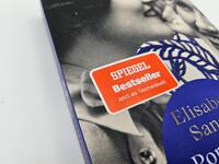 Außenansicht des Buches „Porträt auf grüner Wandfarbe“