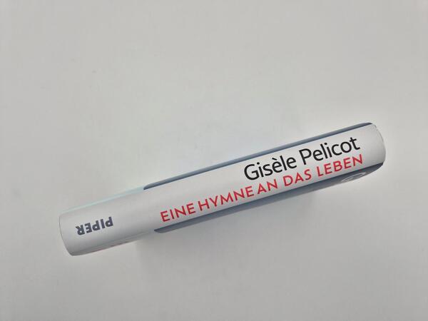 Außenansicht des Buches „Eine Hymne an das Leben“