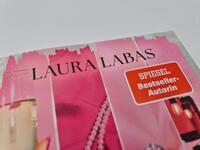 Außenansicht des Buches „Pearls & Secrets“