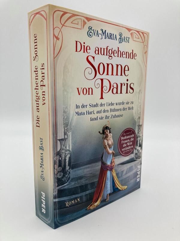 Innenansicht des Buches „Die aufgehende Sonne von Paris“